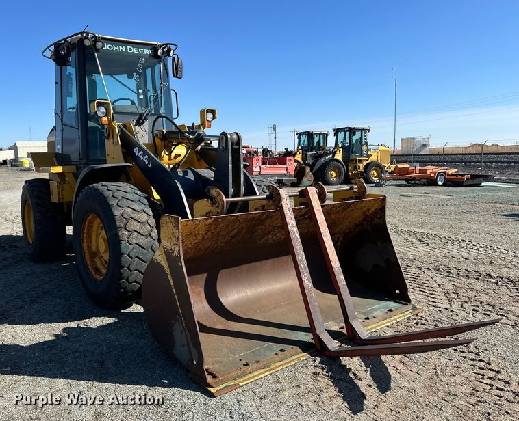 image for item OA9520 2006 John Deere 444J wheel loader