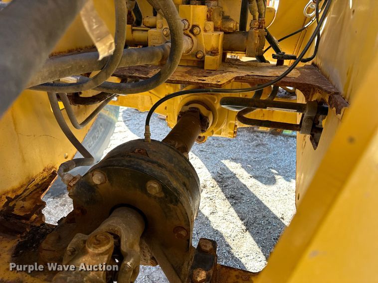 image for item OA9520 2006 John Deere 444J wheel loader