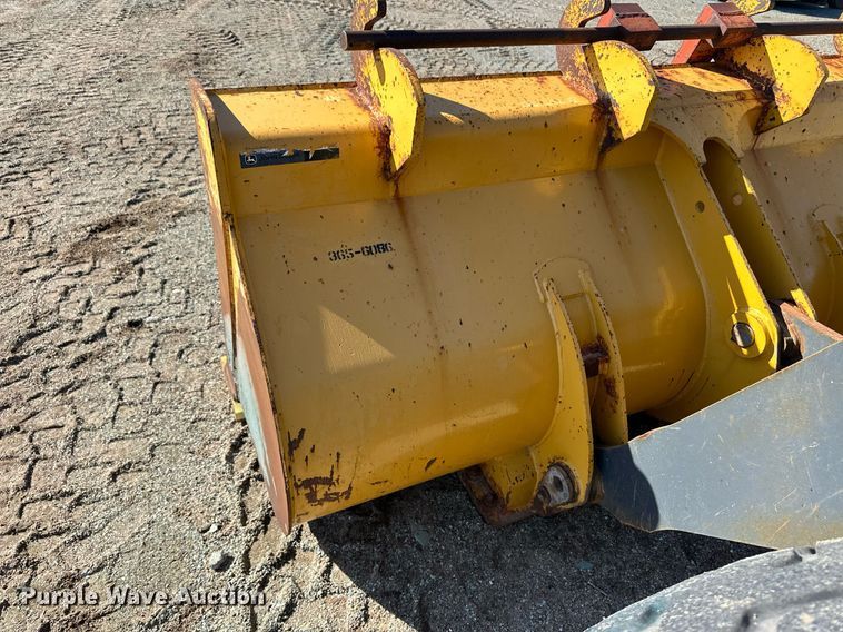 image for item OA9520 2006 John Deere 444J wheel loader