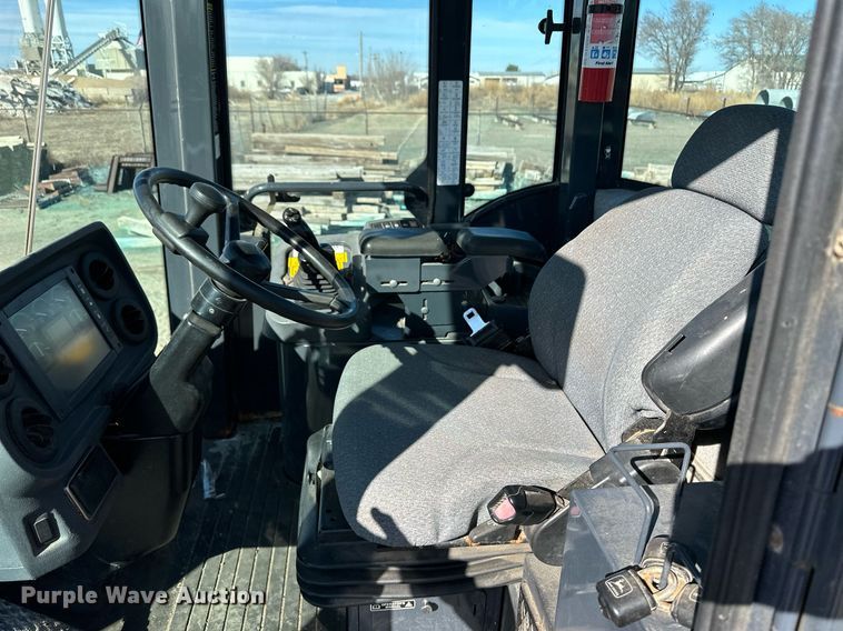 image for item OA9520 2006 John Deere 444J wheel loader