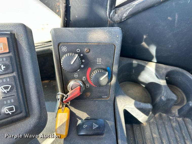 image for item OA9520 2006 John Deere 444J wheel loader