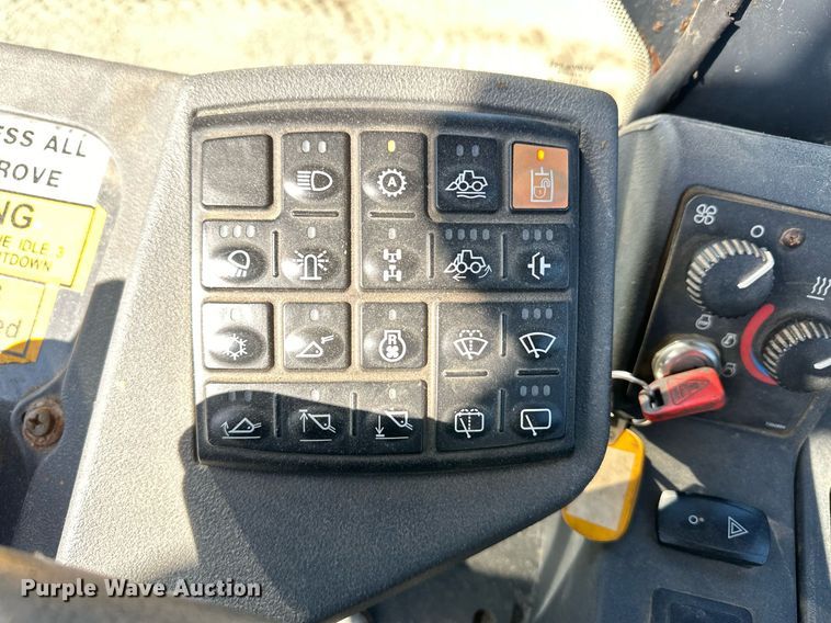 image for item OA9520 2006 John Deere 444J wheel loader