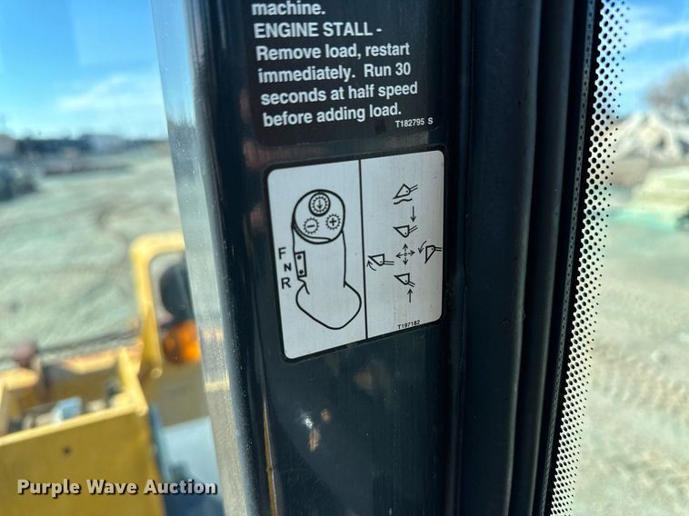 image for item OA9520 2006 John Deere 444J wheel loader