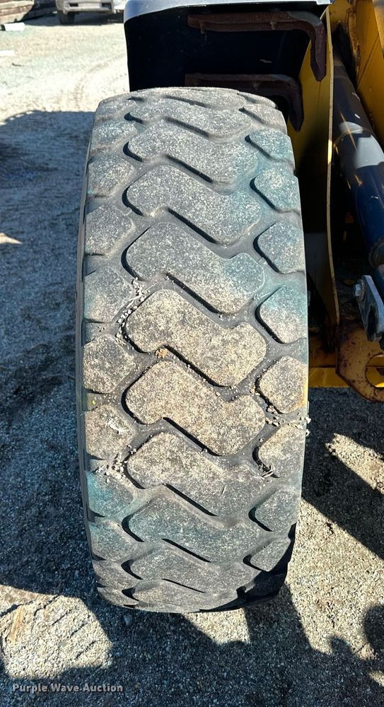 image for item OA9520 2006 John Deere 444J wheel loader