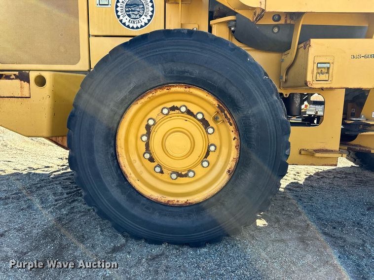 image for item OA9520 2006 John Deere 444J wheel loader