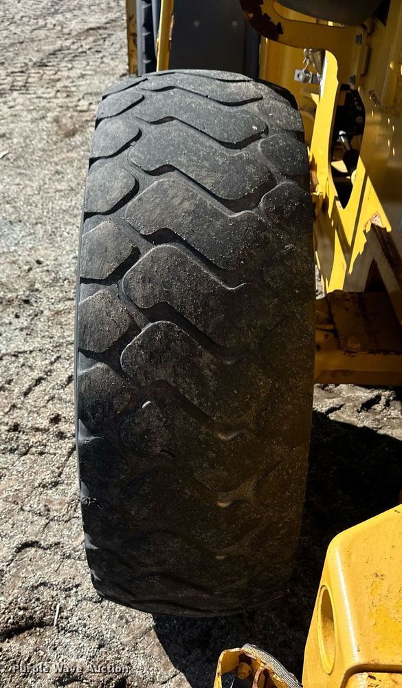 image for item OA9520 2006 John Deere 444J wheel loader