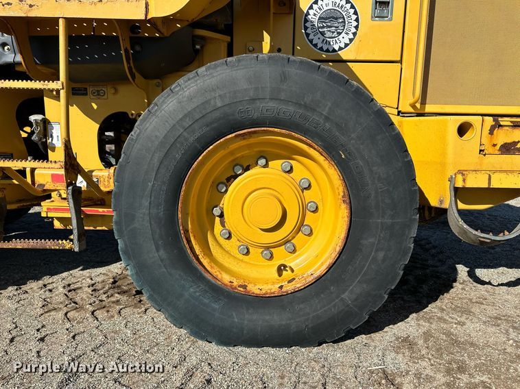 image for item OA9520 2006 John Deere 444J wheel loader