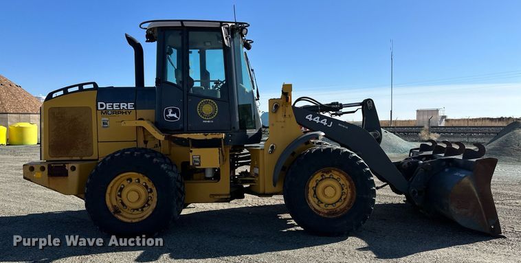 image for item OA9521 2006 John Deere 444J wheel loader
