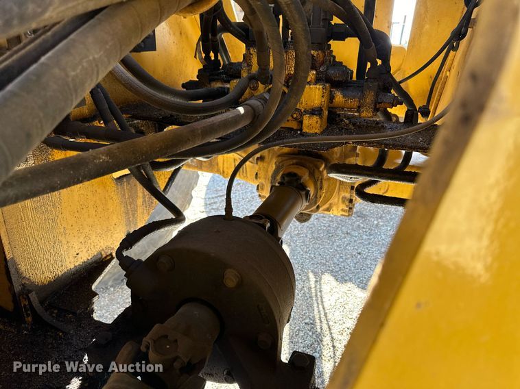 image for item OA9521 2006 John Deere 444J wheel loader