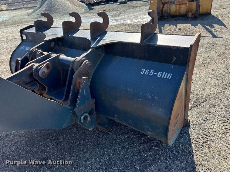 image for item OA9521 2006 John Deere 444J wheel loader