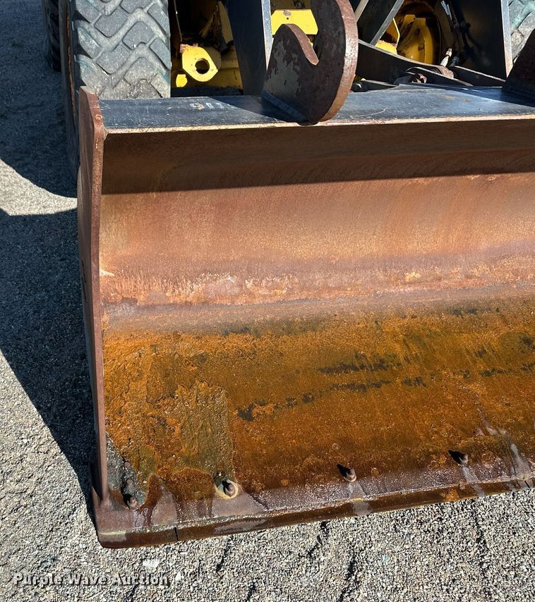 image for item OA9521 2006 John Deere 444J wheel loader