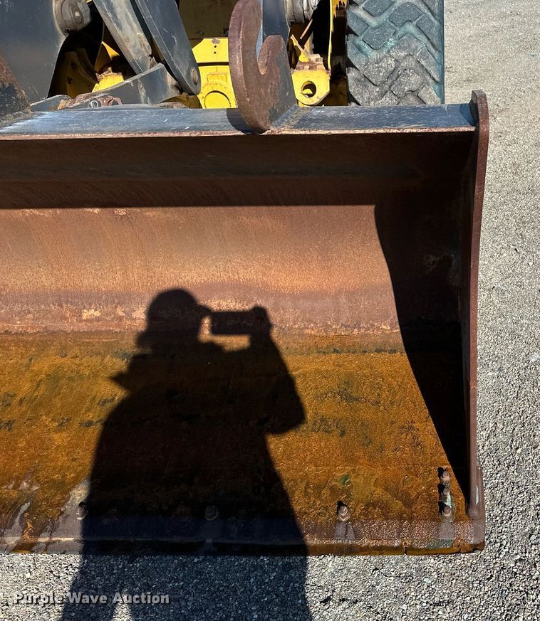 image for item OA9521 2006 John Deere 444J wheel loader