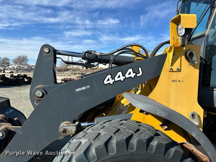 image for item OA9521 2006 John Deere 444J wheel loader
