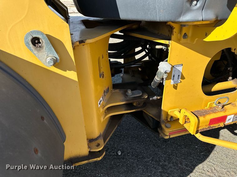 image for item OA9521 2006 John Deere 444J wheel loader