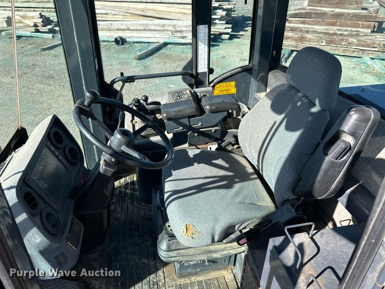 image for item OA9521 2006 John Deere 444J wheel loader