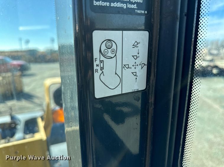 image for item OA9521 2006 John Deere 444J wheel loader