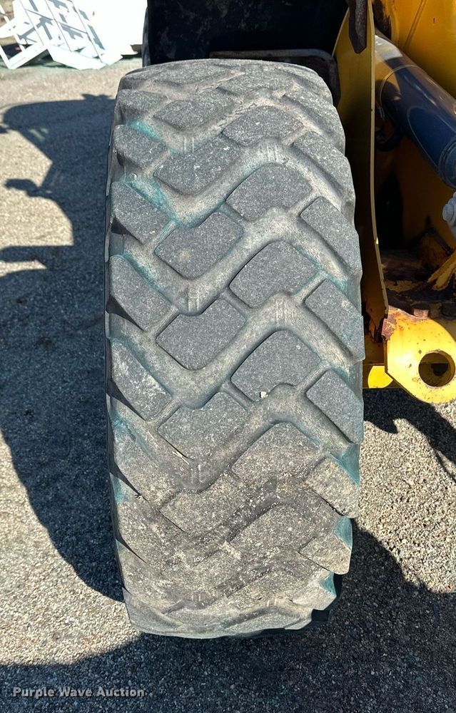 image for item OA9521 2006 John Deere 444J wheel loader