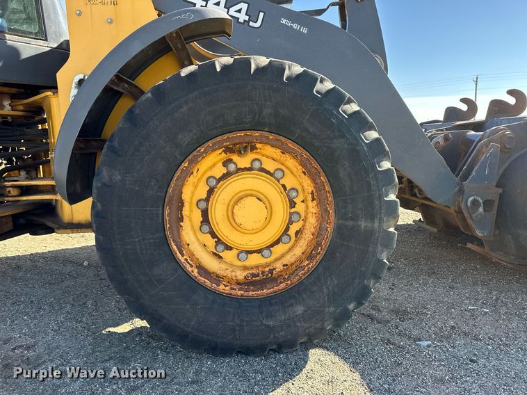 image for item OA9521 2006 John Deere 444J wheel loader