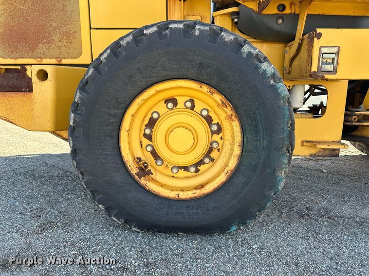 image for item OA9521 2006 John Deere 444J wheel loader