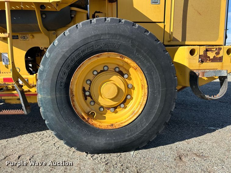 image for item OA9521 2006 John Deere 444J wheel loader