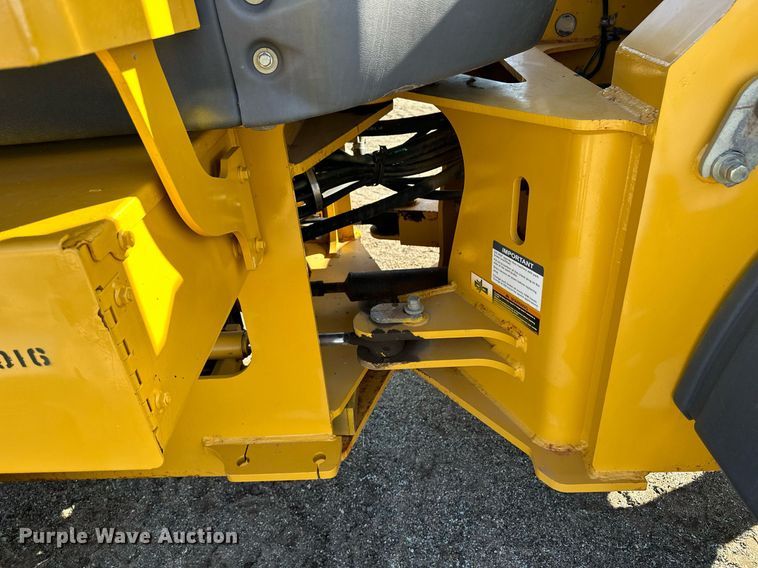 image for item OA9522 2006 John Deere 444J wheel loader