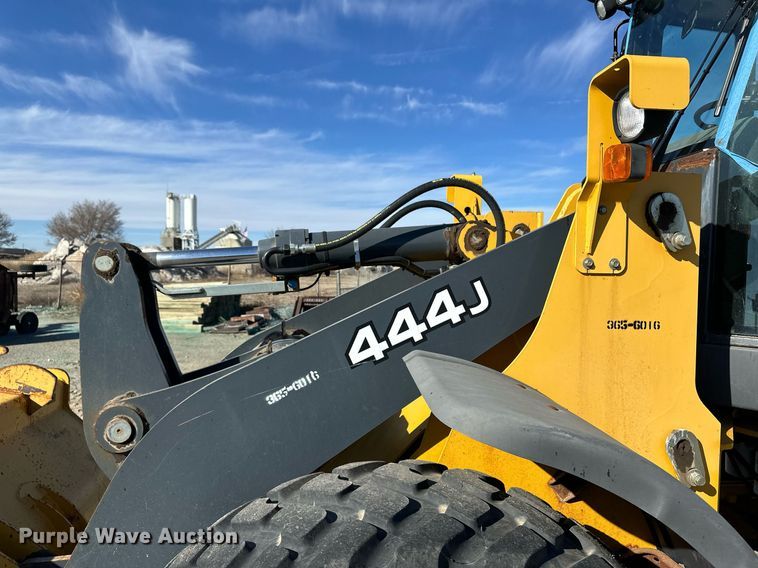 image for item OA9522 2006 John Deere 444J wheel loader