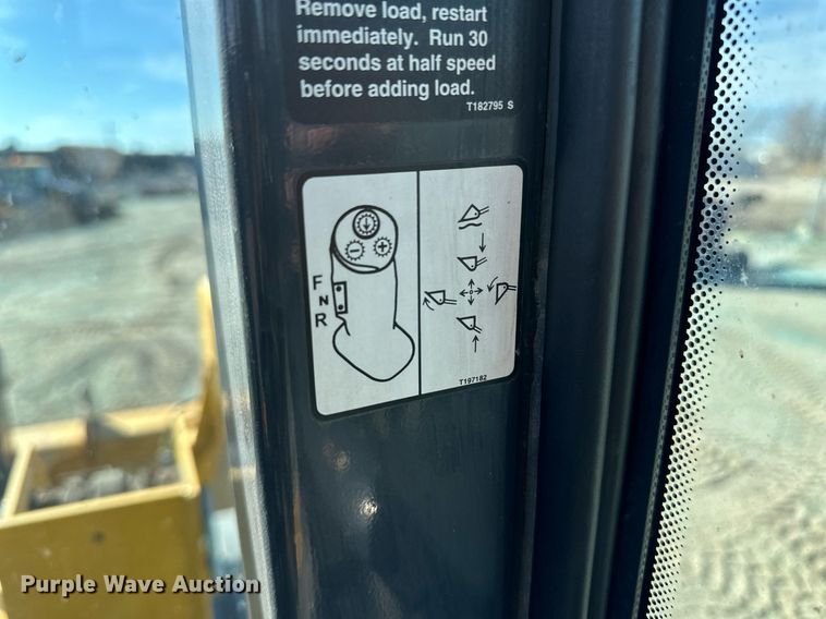 image for item OA9522 2006 John Deere 444J wheel loader