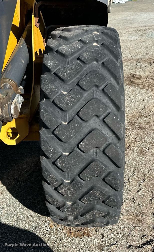 image for item OA9522 2006 John Deere 444J wheel loader