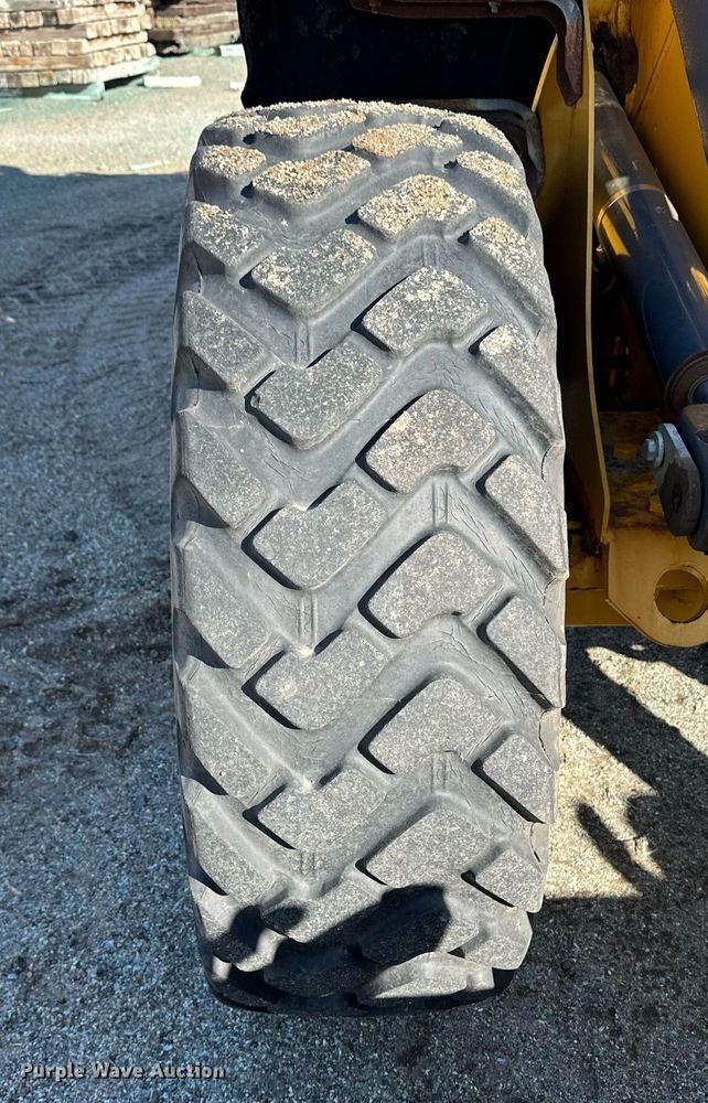 image for item OA9522 2006 John Deere 444J wheel loader