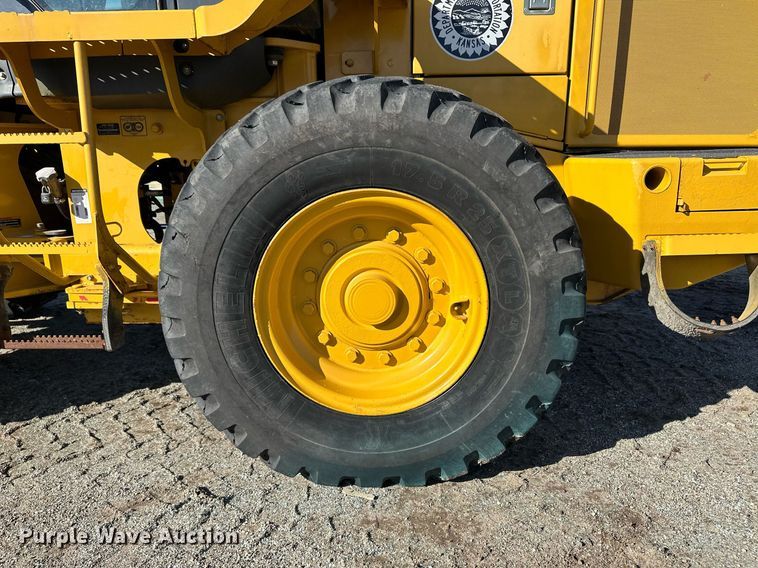 image for item OA9522 2006 John Deere 444J wheel loader