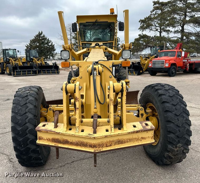 image for item OA9525 2001 John Deere 770CH motor grader