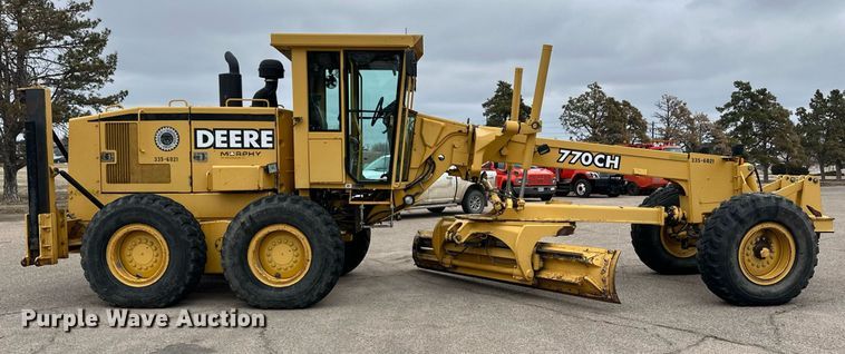image for item OA9525 2001 John Deere 770CH motor grader