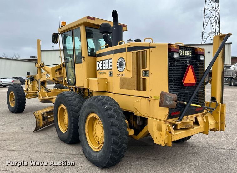 image for item OA9525 2001 John Deere 770CH motor grader