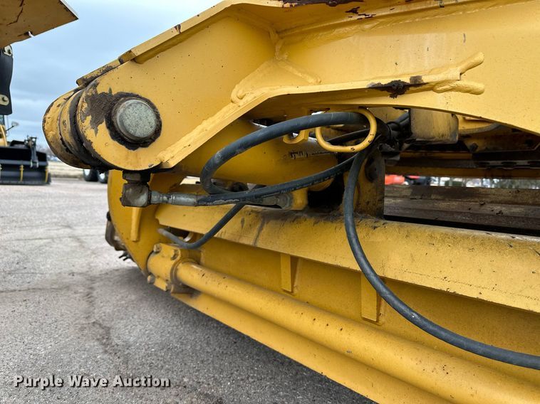 image for item OA9525 2001 John Deere 770CH motor grader