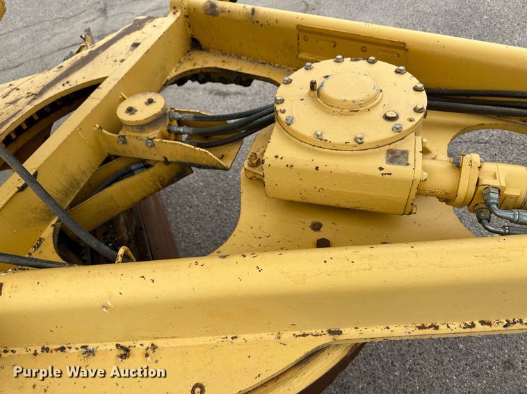 image for item OA9525 2001 John Deere 770CH motor grader