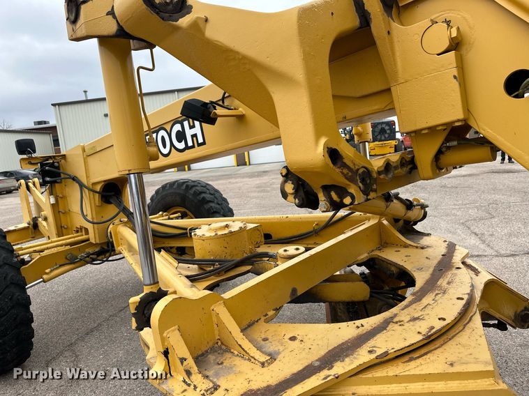 image for item OA9525 2001 John Deere 770CH motor grader