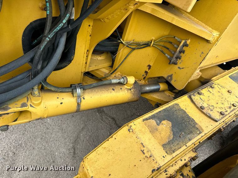 image for item OA9525 2001 John Deere 770CH motor grader