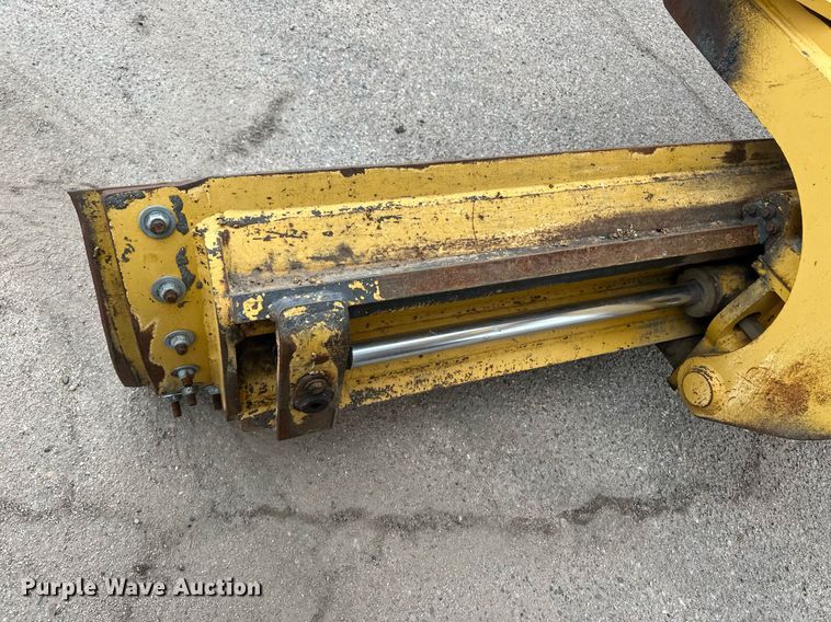 image for item OA9525 2001 John Deere 770CH motor grader