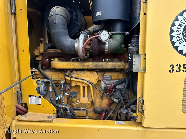 image for item OA9525 2001 John Deere 770CH motor grader