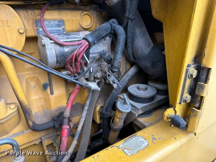 image for item OA9525 2001 John Deere 770CH motor grader