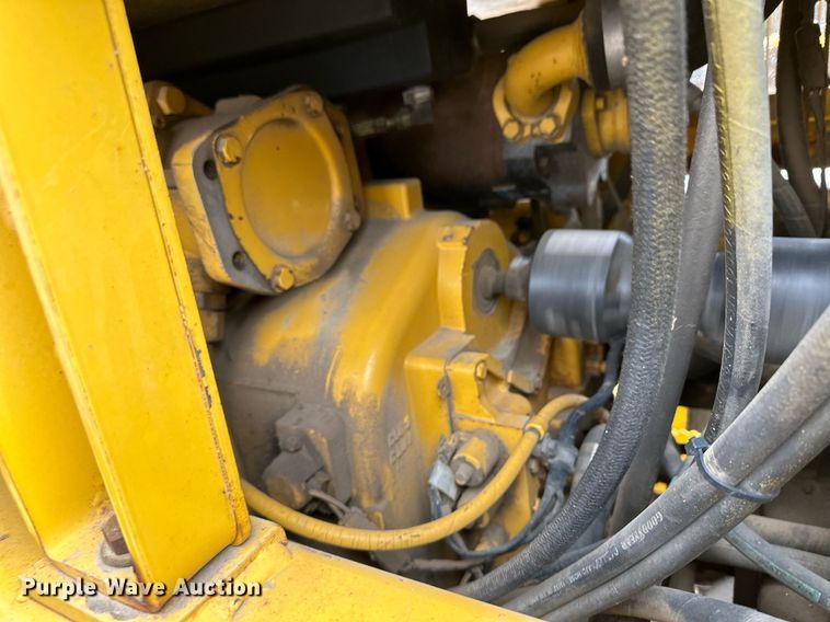 image for item OA9525 2001 John Deere 770CH motor grader