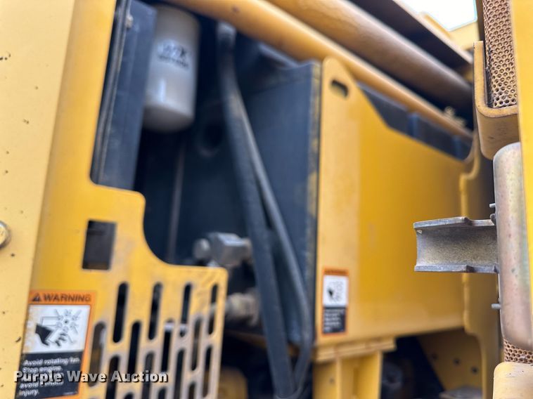 image for item OA9525 2001 John Deere 770CH motor grader