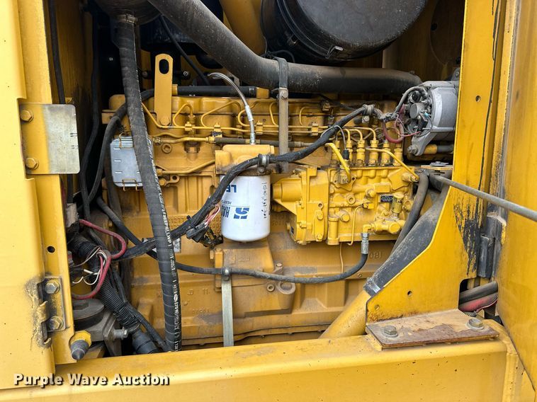 image for item OA9525 2001 John Deere 770CH motor grader