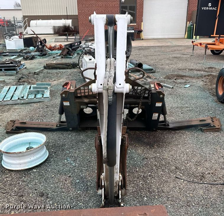 image for item OA9544 Bobcat 8811 skid steer backhoe