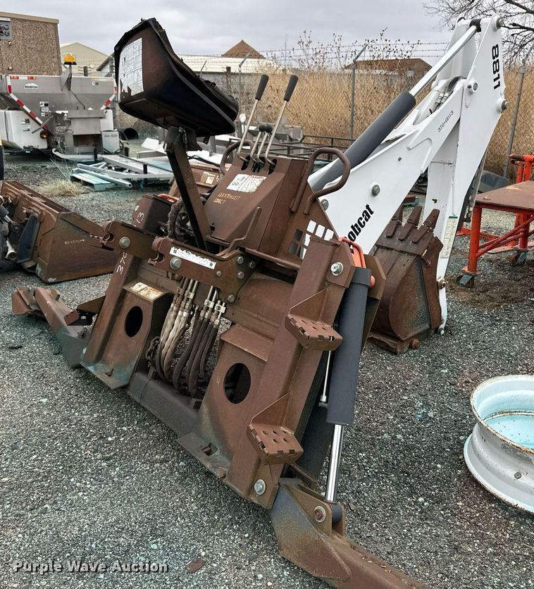 image for item OA9544 Bobcat 8811 skid steer backhoe