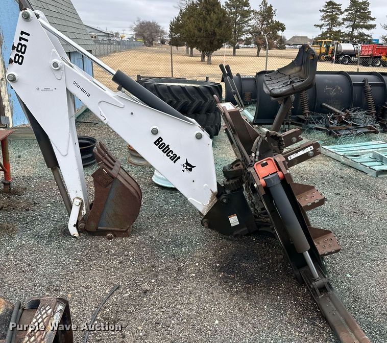 image for item OA9544 Bobcat 8811 skid steer backhoe