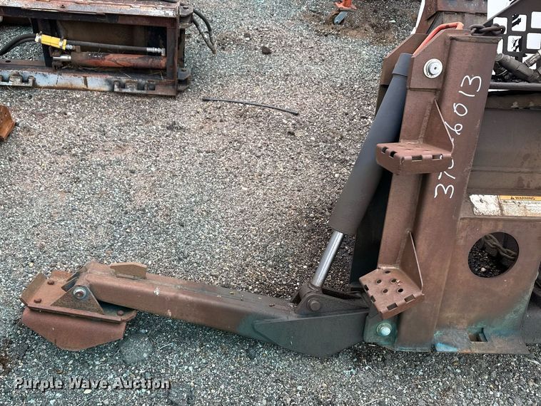 image for item OA9544 Bobcat 8811 skid steer backhoe