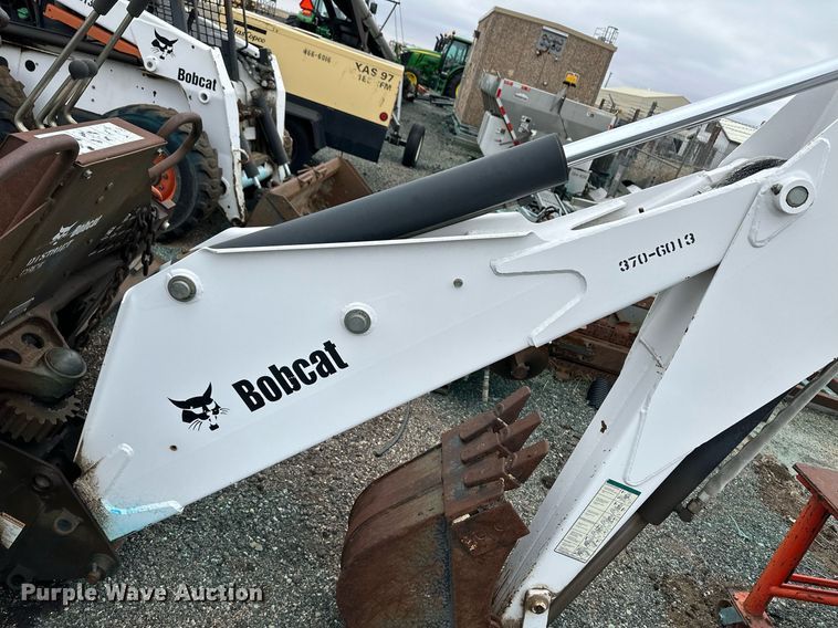 image for item OA9544 Bobcat 8811 skid steer backhoe