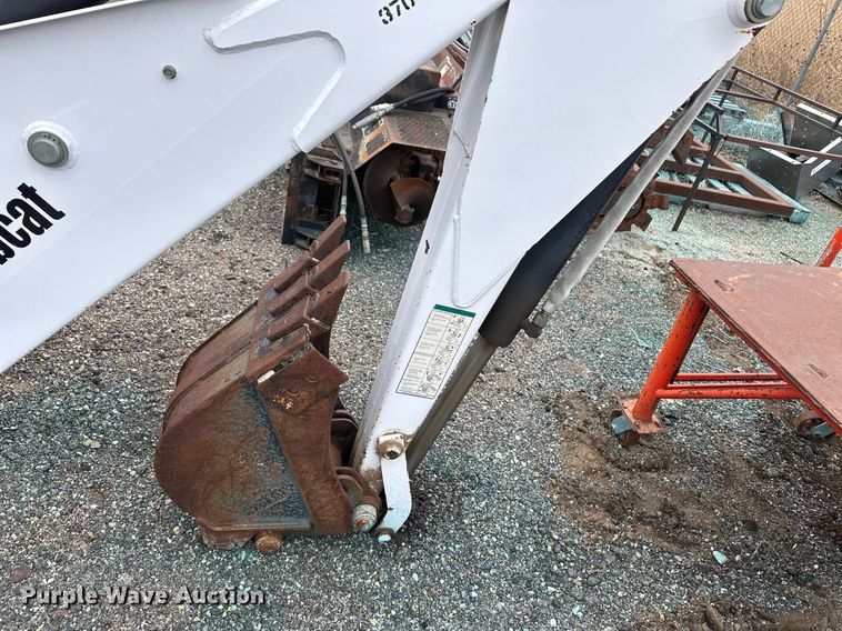 image for item OA9544 Bobcat 8811 skid steer backhoe
