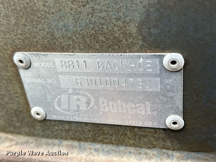 image for item OA9544 Bobcat 8811 skid steer backhoe
